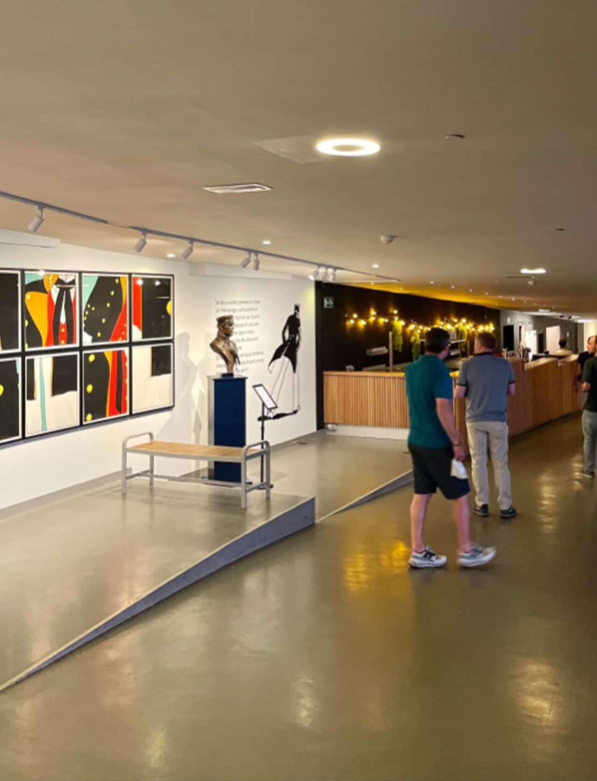 Exposition Hugo Pratt - vertical